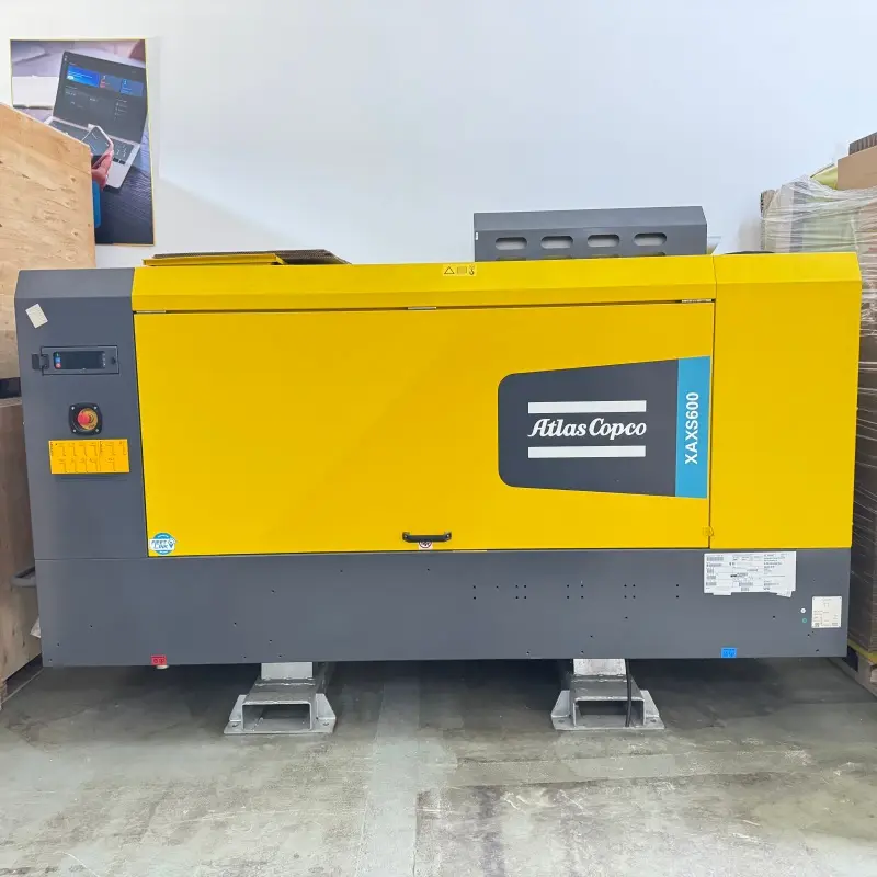 एटलस Copco XAXS600 पोर्टेबल डिजेल स्क्रू एयर कम्प्रेसर खनन ड्रिलिंग वास्तविक